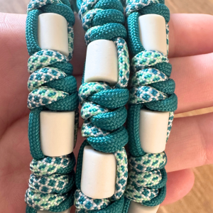 Collier Em bleu turquoise